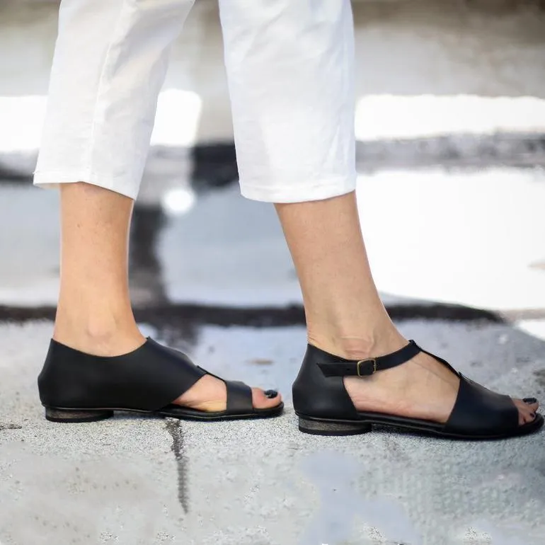 Creamtopmall Chic Black Artificial Leather Sandals