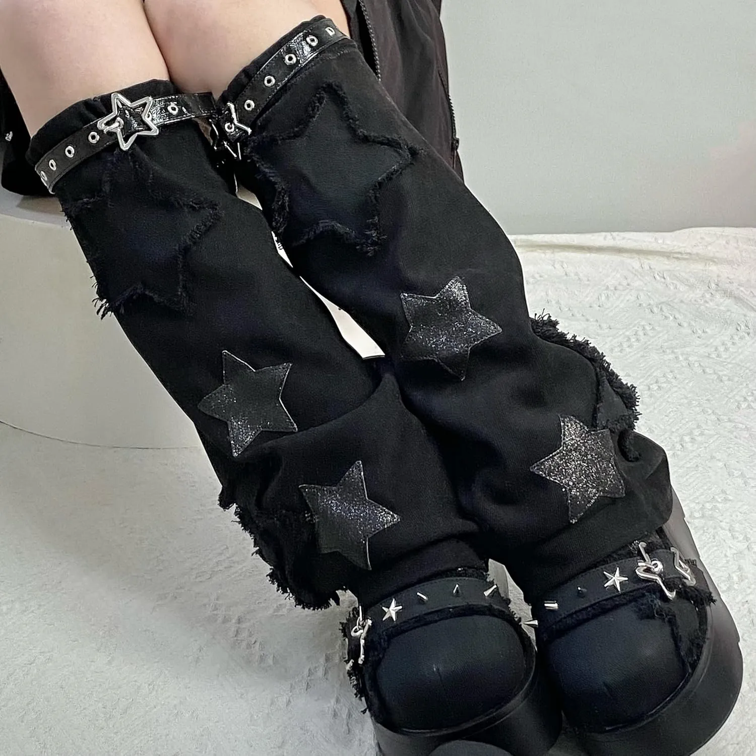Cute Goth Star Shoes for Women with 2 Charms Chunky Platform Lace-up Thick Soles Round Toe Shoes Kawaii Punk Y2K Aesthetic Lolita Trendy Gifts for Girls with Accessories Including Chains and Stars