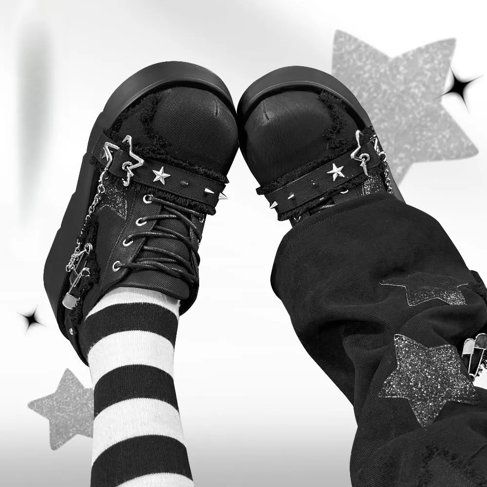 Cute Goth Star Shoes for Women with 2 Charms Chunky Platform Lace-up Thick Soles Round Toe Shoes Kawaii Punk Y2K Aesthetic Lolita Trendy Gifts for Girls with Accessories Including Chains and Stars