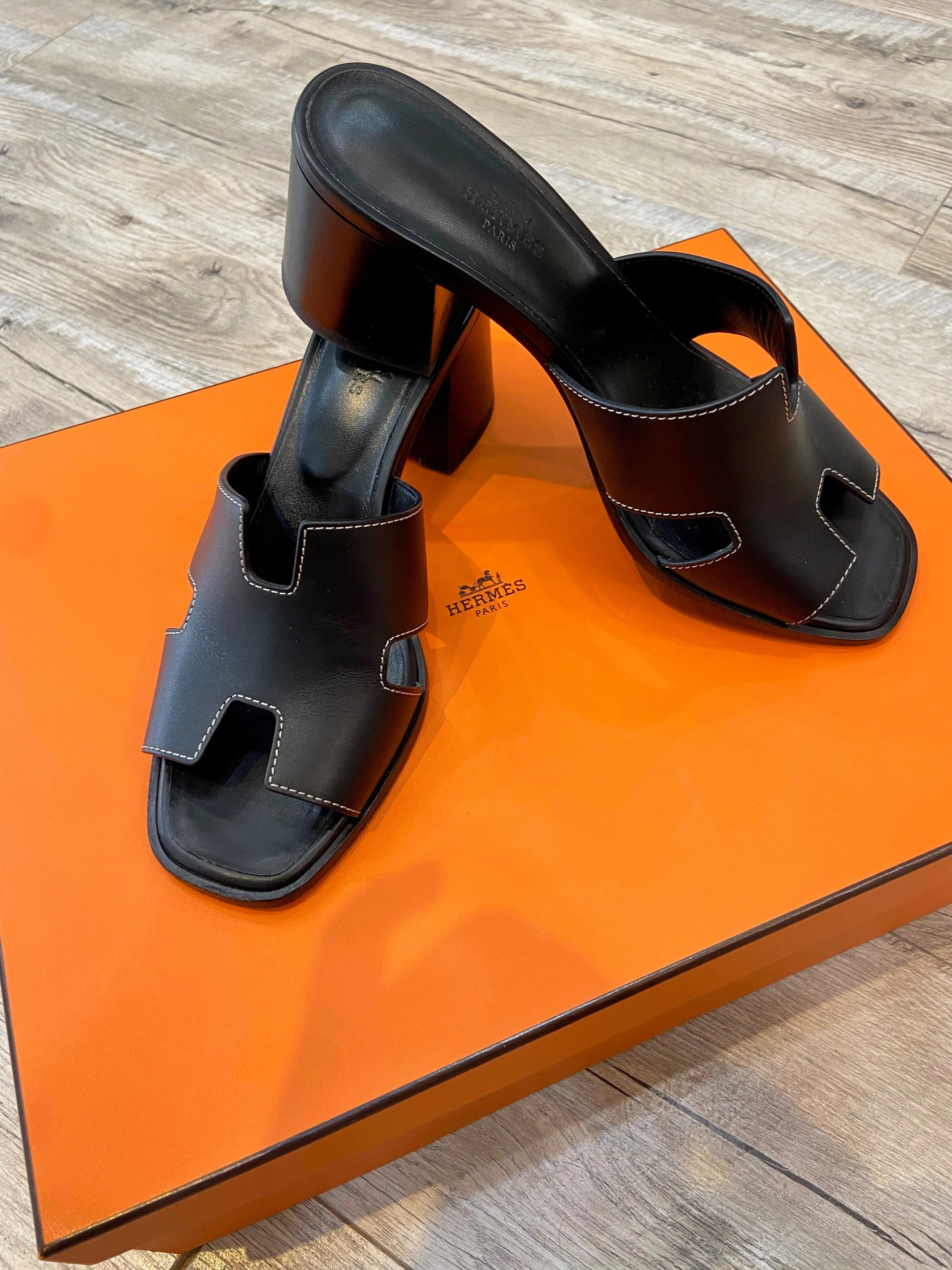 HERMÈS HELIA 60 CALFSKIN LEATHER MULE SANDALS