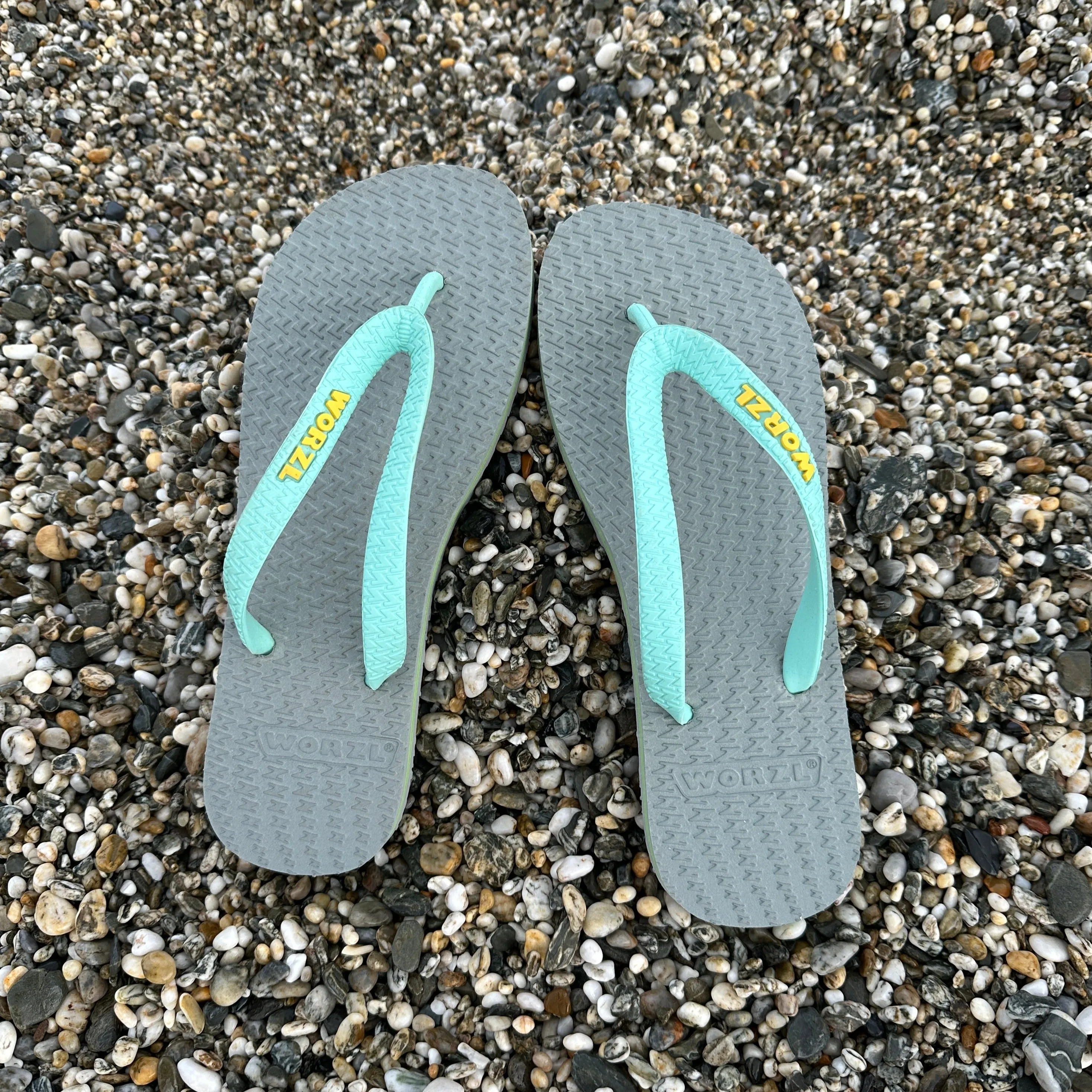 LIGHT GREY - Women's non plastic, biodegradable, rubber flip flops made in the UK.