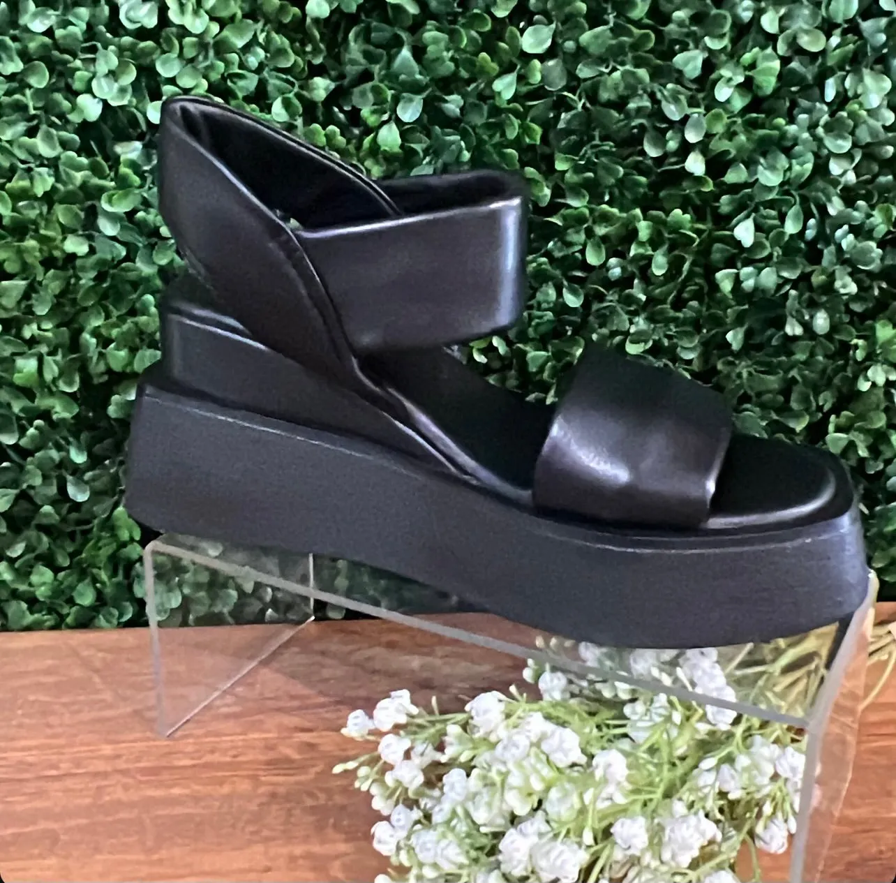 Luna Sole Hampton Sandal - Black