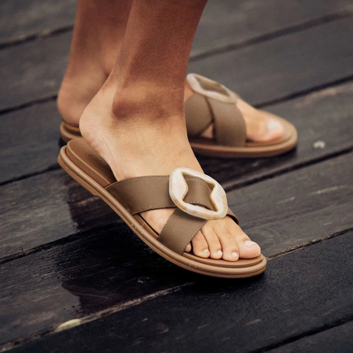 OluKai Women's La'i Slide Sandals