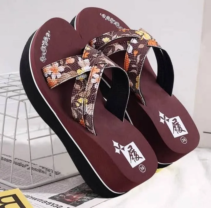 Stylish Floral Platform Flip-Flops for Women