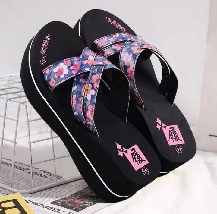 Stylish Floral Platform Flip-Flops for Women